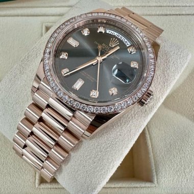 Đồng Hồ Rolex Day‑Date 36mm bằng vàng Everose mặt số màu xám đậm, nạm kim cương 128345RBR