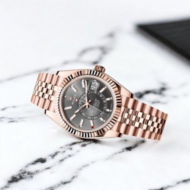 Đồng hồ Rolex Sky-Dweller bằng vàng Everose 18 ct với mặt đồng hồ slate và dây đeo Jubilee 336935